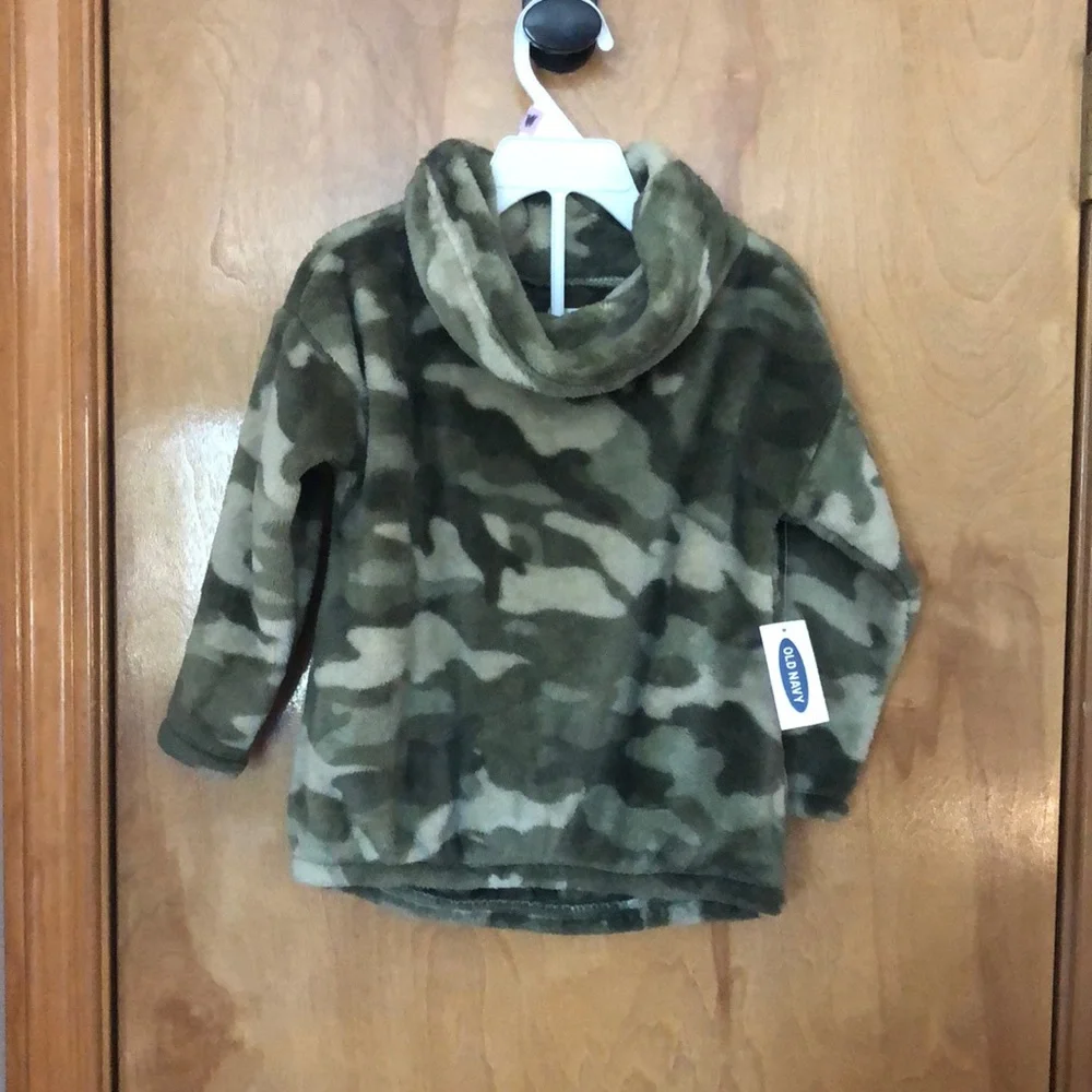 3t Old Navy Camouflage cowl neck very soft fleece pull over sweater